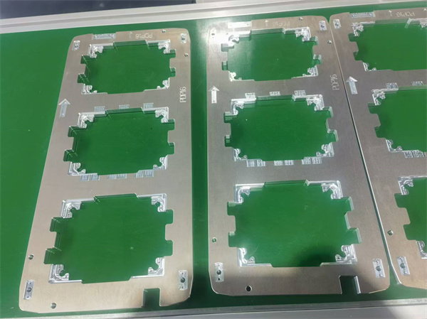 發(fā)動(dòng)機(jī)托盤