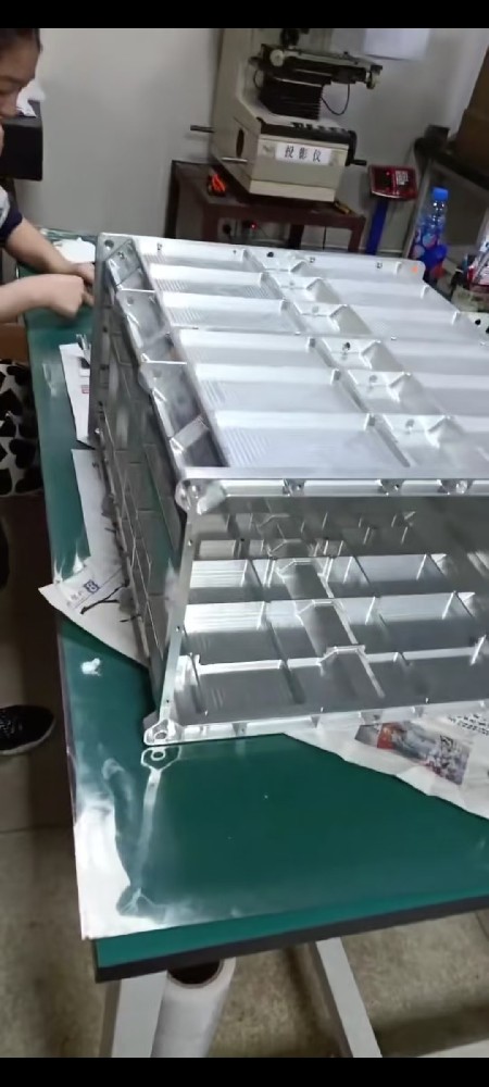 sus超聲波清洗劑在使用時需要注意以下事項：